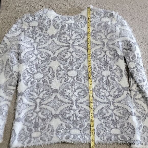 The Limited Gray and White Zippered Long Sleeve Eyelash Cardigan Sweater - Small - Picture 14 of 16